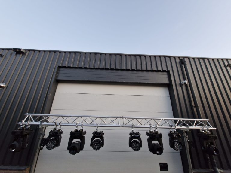 Windup-Truss inclusief movingheads
